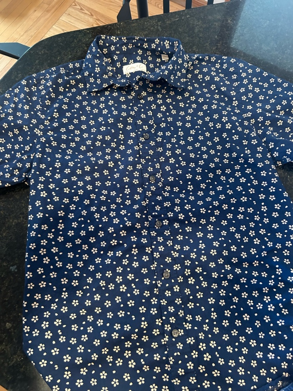 Cotton & Company Casual Navy Floral Button-Up Shirt. Size Medium